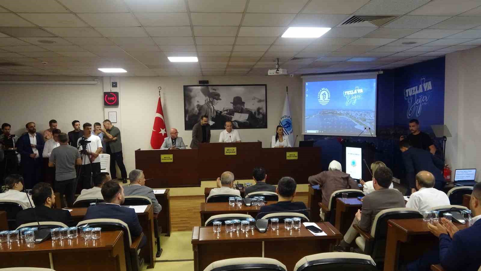 Tuzla Belediye Başkanı Bingöl: "30 bin Tuzlalıyı mağdur ettirmeyeceğim"