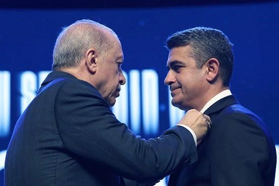 Cumhurbaşkanı Erdoğan: "Siyasi rakiplerimiz koltuk kavgası verirken biz Türkiye’yi geleceğe hazırlamanın mücadelesini veriyoruz"