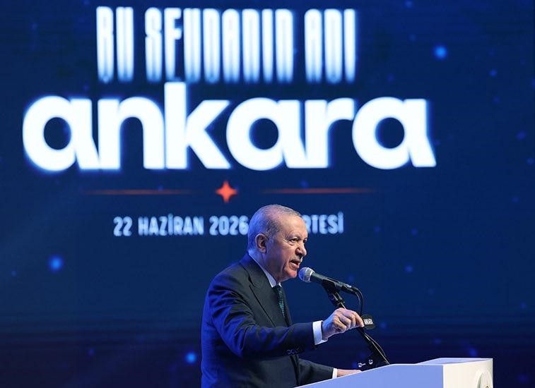 Cumhurbaşkanı Erdoğan: "Siyasi rakiplerimiz koltuk kavgası verirken biz Türkiye’yi geleceğe hazırlamanın mücadelesini veriyoruz"