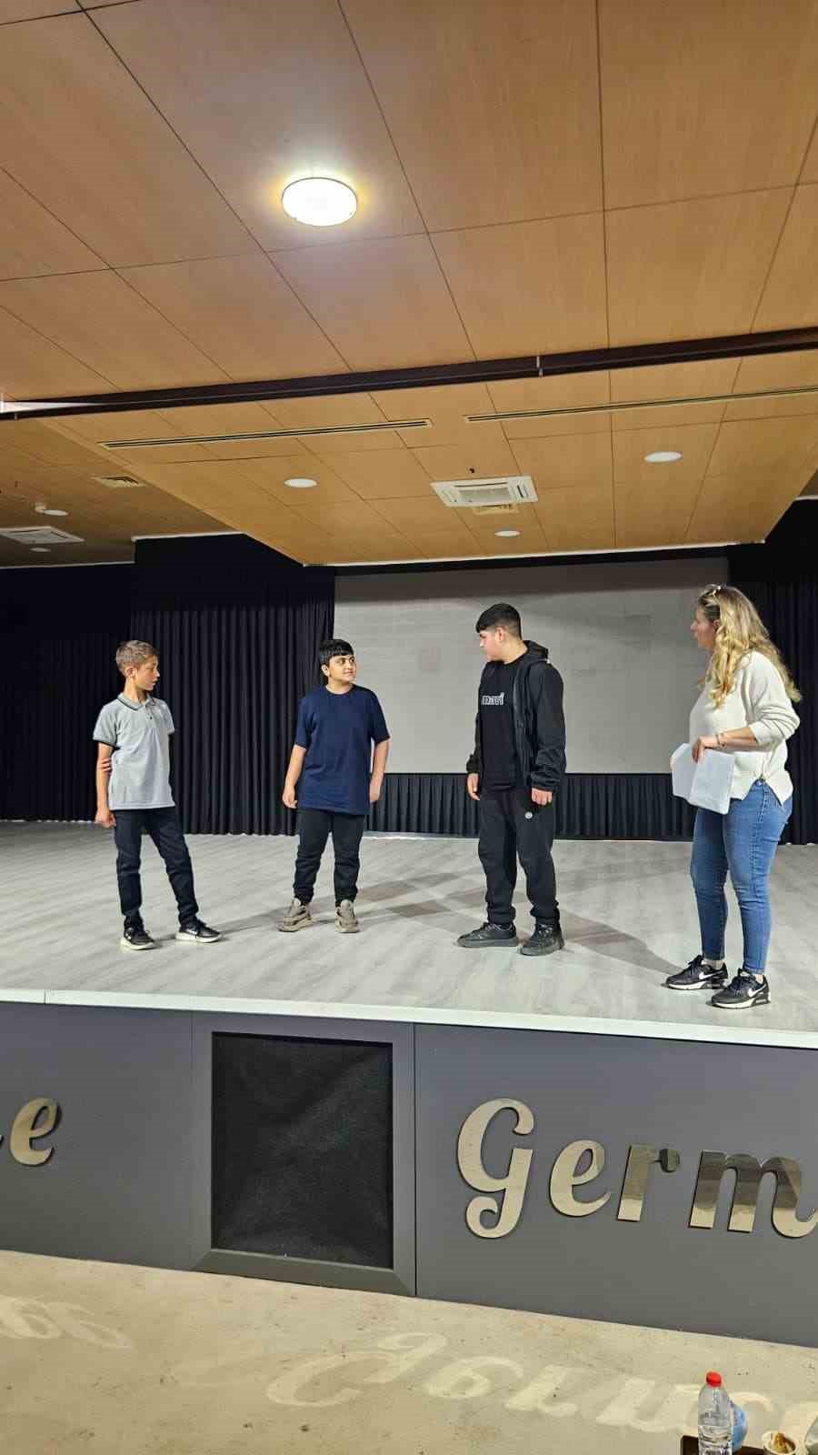 Başkan Zencirci’nin desteğiyle hayalleri sahneye taşındı