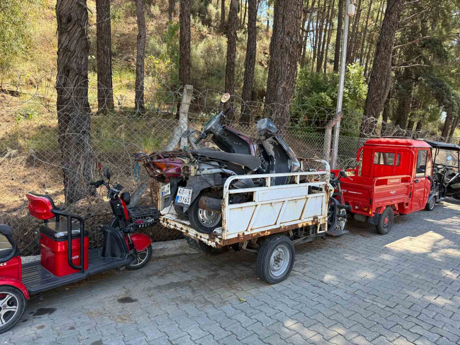 Marmaris’te terk edilmiş araçlar ve hurdalar toplanacak