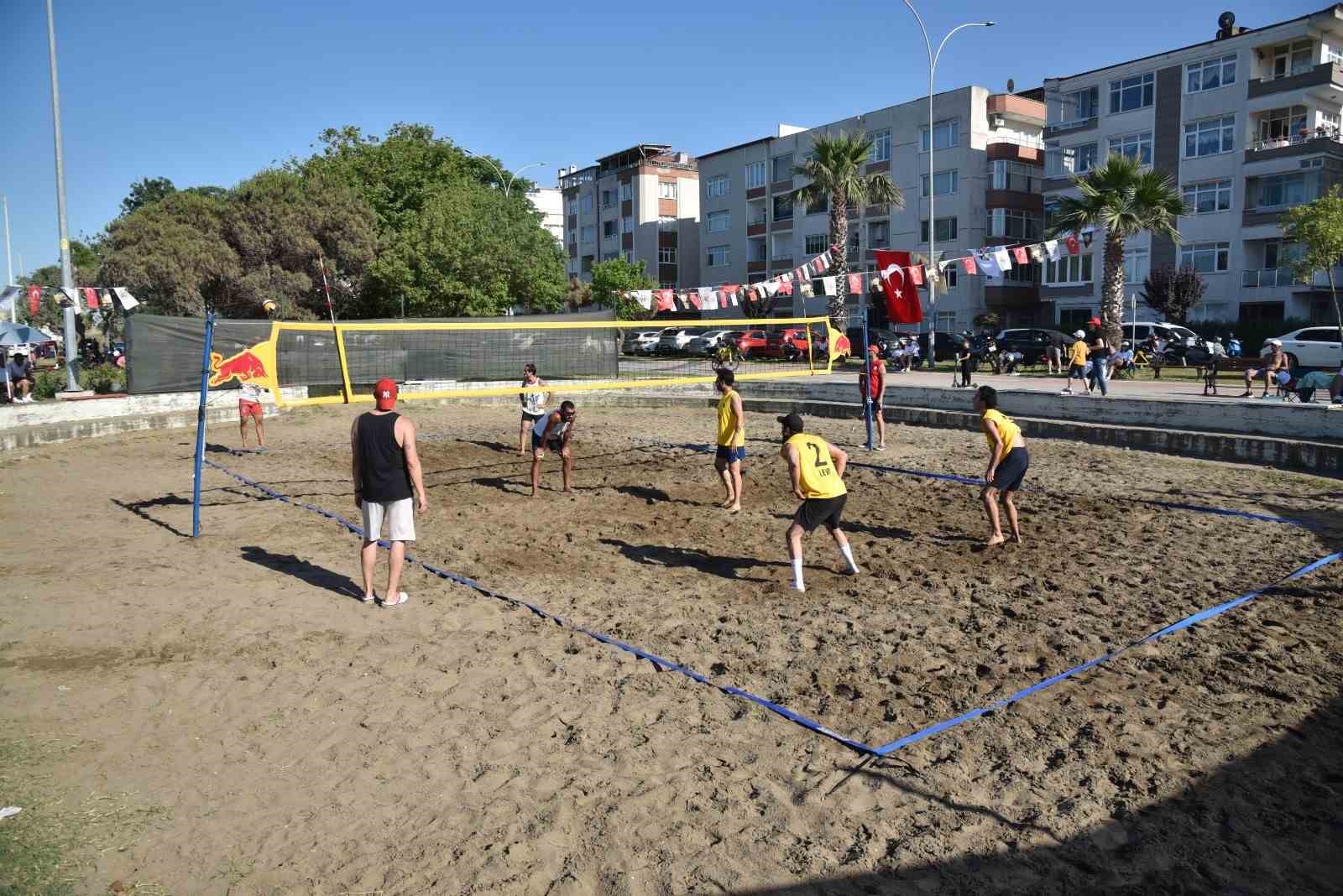 Atakum’da plaj voleybolu heyecanı yaşandı