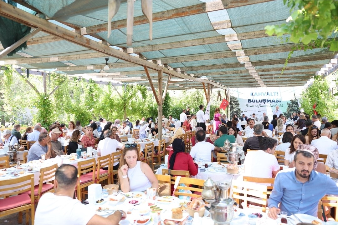 Kahramanmaraşlılar Bornova’da kahvaltıda buluştu