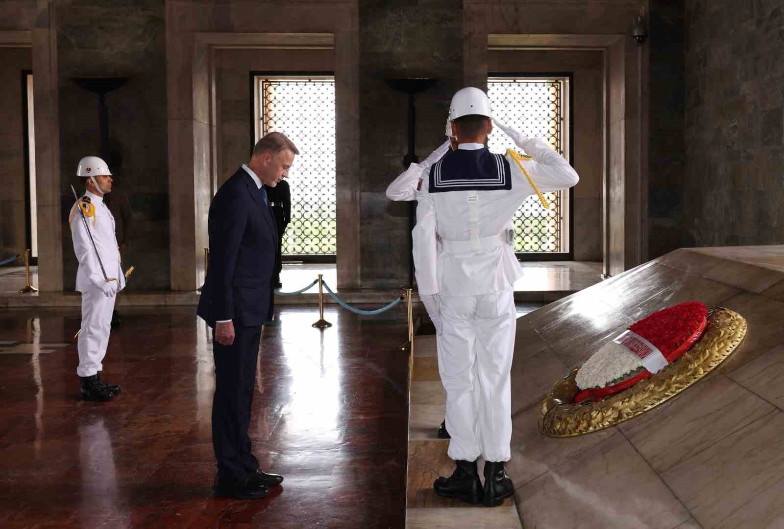 AB Büyükelçisi Orav, Anıtkabir’i ziyaret etti