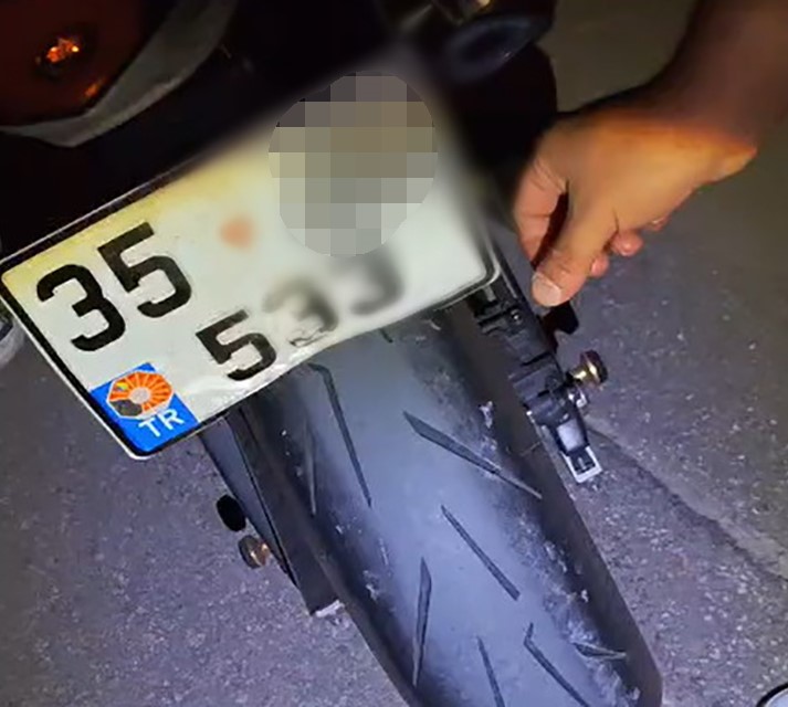 Manisa’da katlanır plakalı motosiklete 156 bin TL ceza