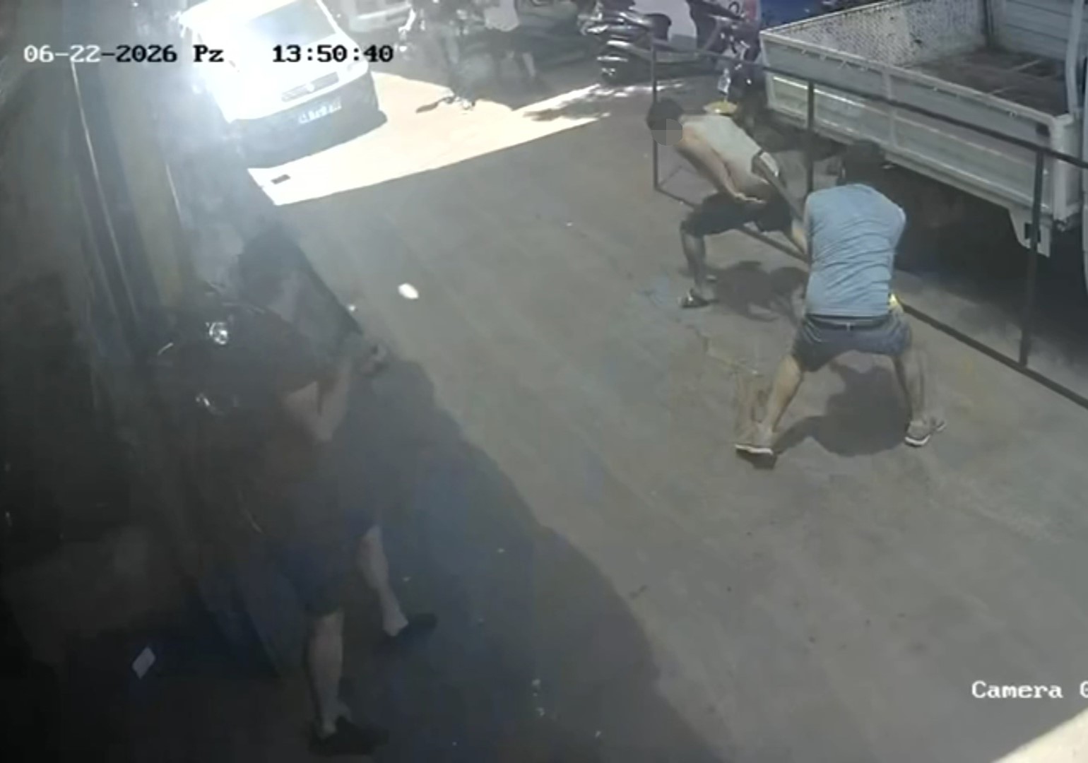 Bodrum’da bıçaklı saldırgan paniği
