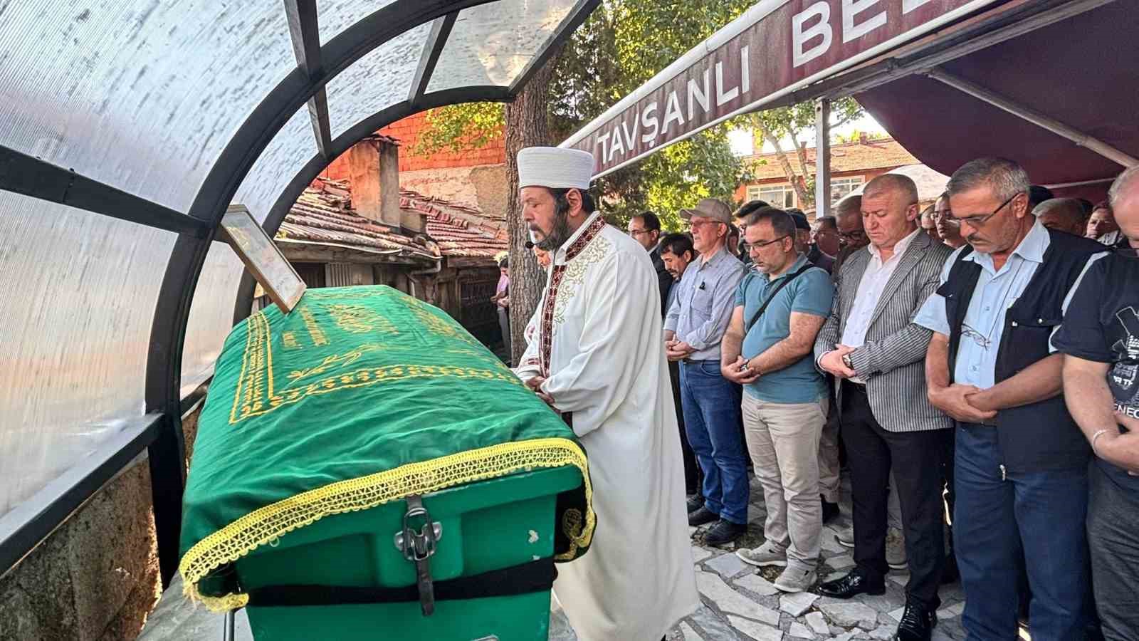 Balık tutmaya gittiği Kızılırmak kenarında ölü bulunan genç tekniker toprağa verildi