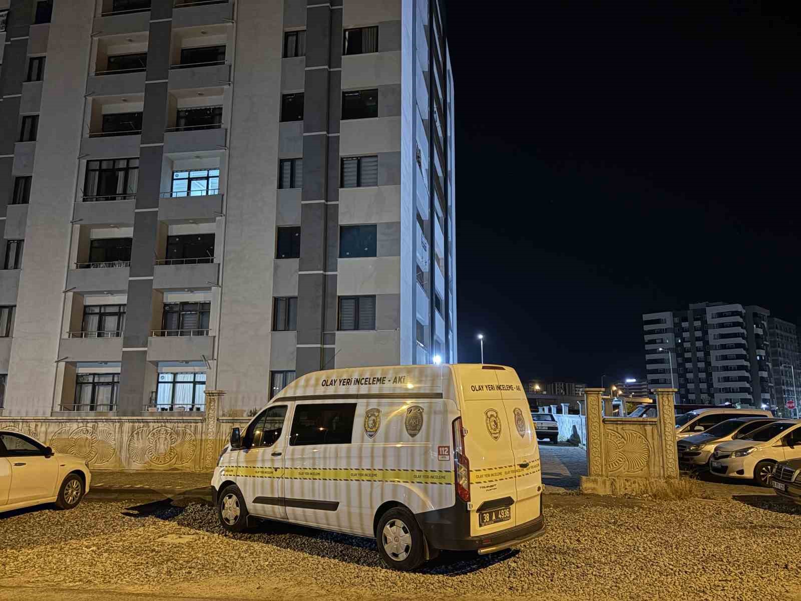 ’Laf atma’ kavgası kanlı bitti: 1 ölü, 1’i ağır 2 yaralı