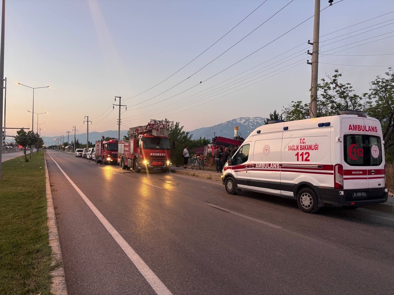 Emekli öğretmen yangında hayatını kaybetti