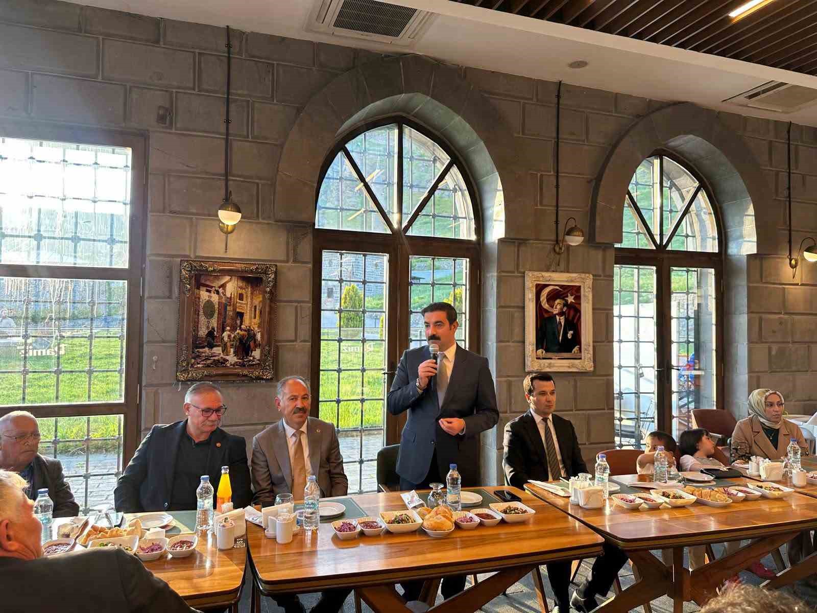 Arpaçay Kaymakamı Muhammed Burak Akköz’e duygusal veda