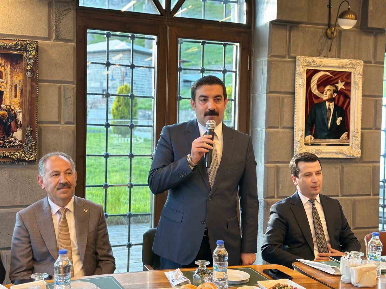 Arpaçay Kaymakamı Muhammed Burak Akköz’e duygusal veda