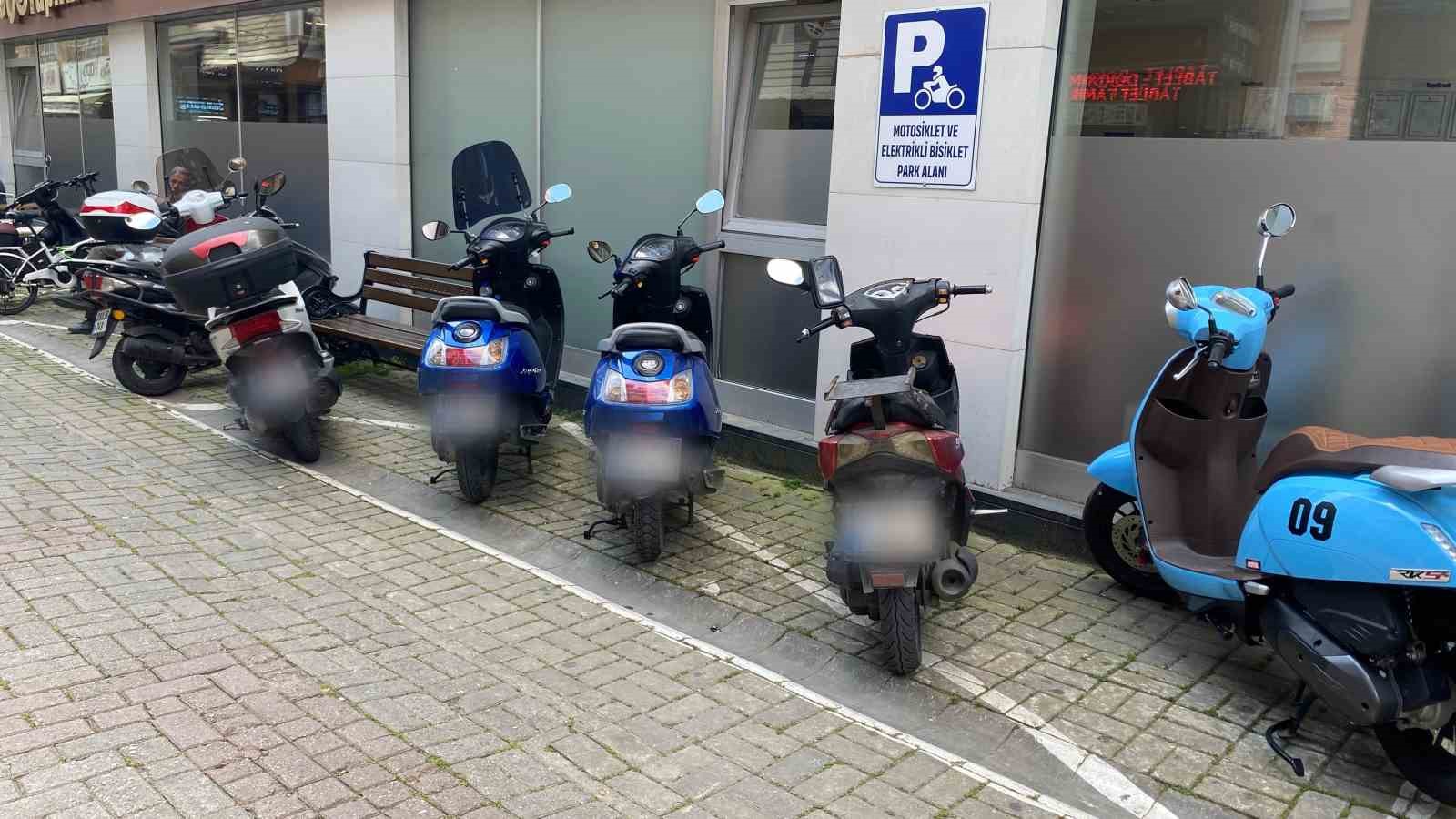 Yoğun trafikten kaçan vatandaşlar motosiklete yöneliyor