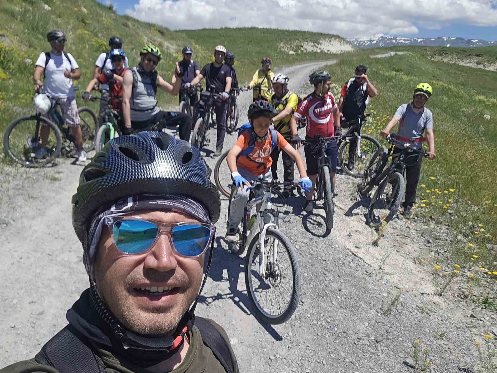 Erzurum’un "Demir Atlıları" yollara çıktı: Her hafta sonu yeni bir rota, yeni bir macera