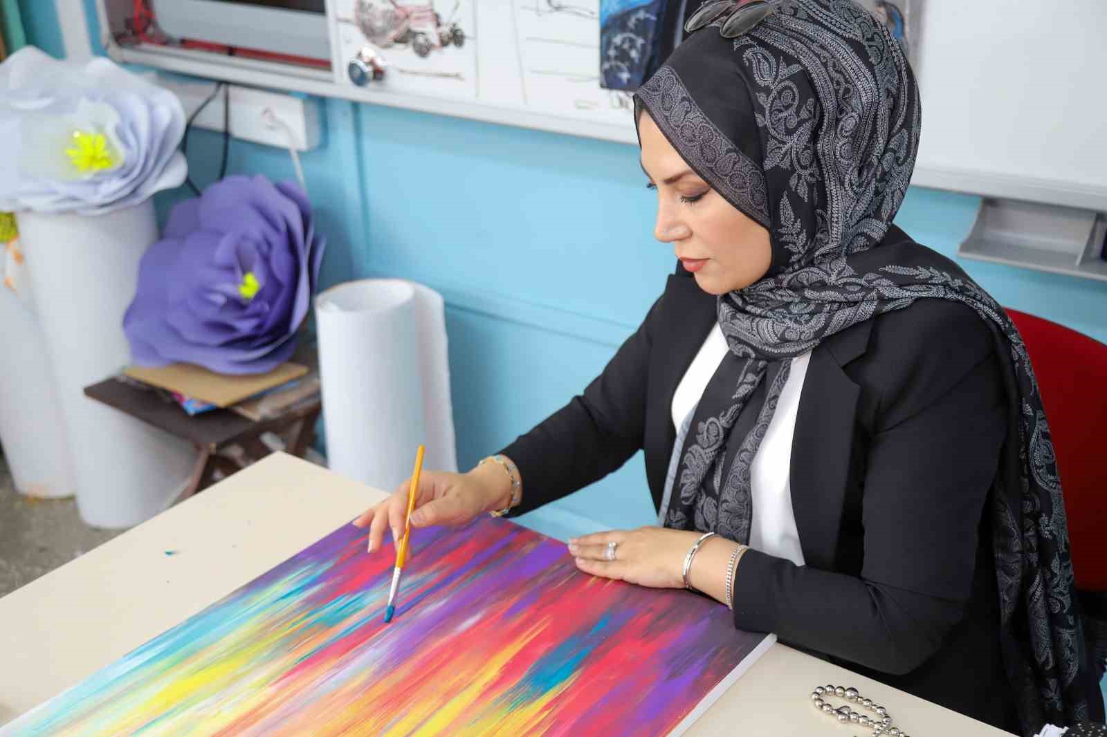 Çöp değil sanat eseri: Öğretmen Hatice Şentürk’ten ilham veren geri dönüşüm projesi