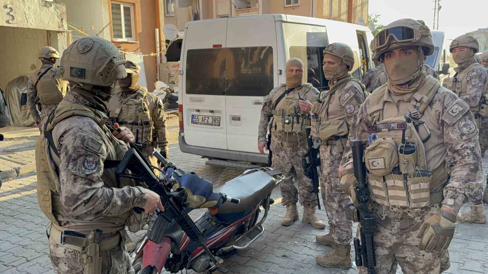 Yasa dışı bahis şebekesine şafak baskını: 67 gözaltı
