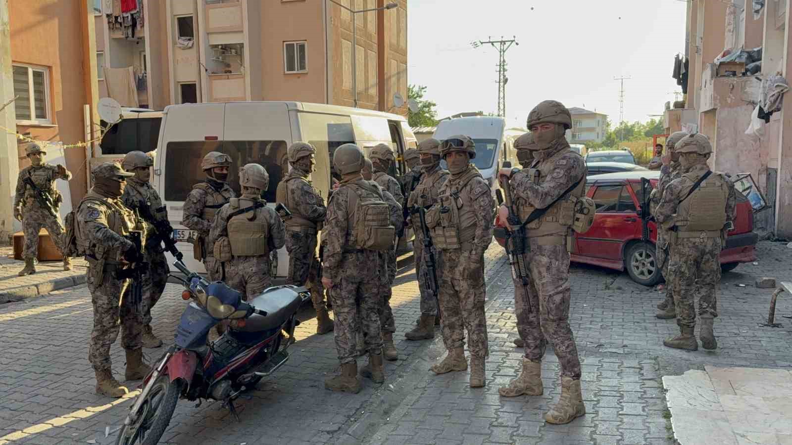 Yasa dışı bahis şebekesine şafak baskını: 67 gözaltı