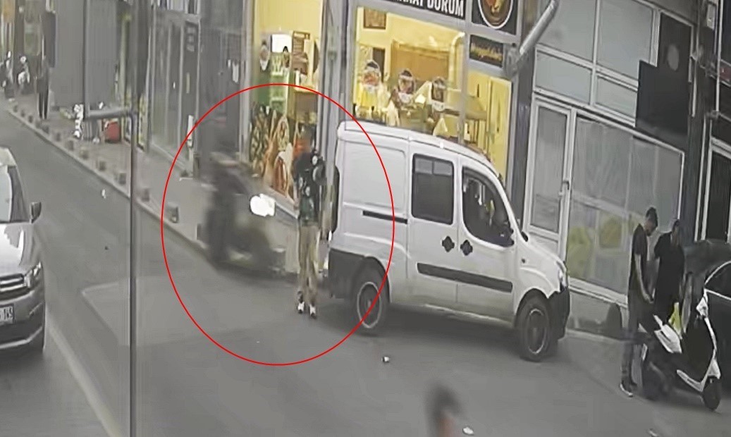 Tekirdağ’da ön teker şovu kazayla bitti, yaya ezilmekten son anda kurtuldu: Korkunç anlar kamerada