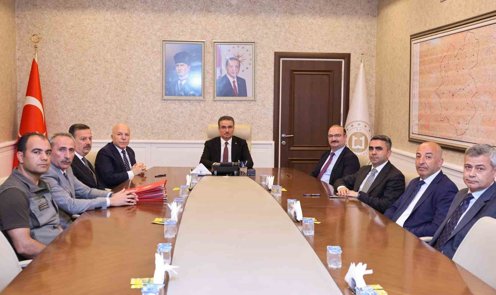 Erzurum’da sahipsiz hayvanlar için tarihî iş birliği