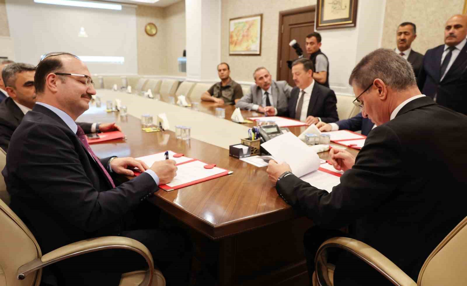 Erzurum’da sahipsiz hayvanlar için tarihî iş birliği