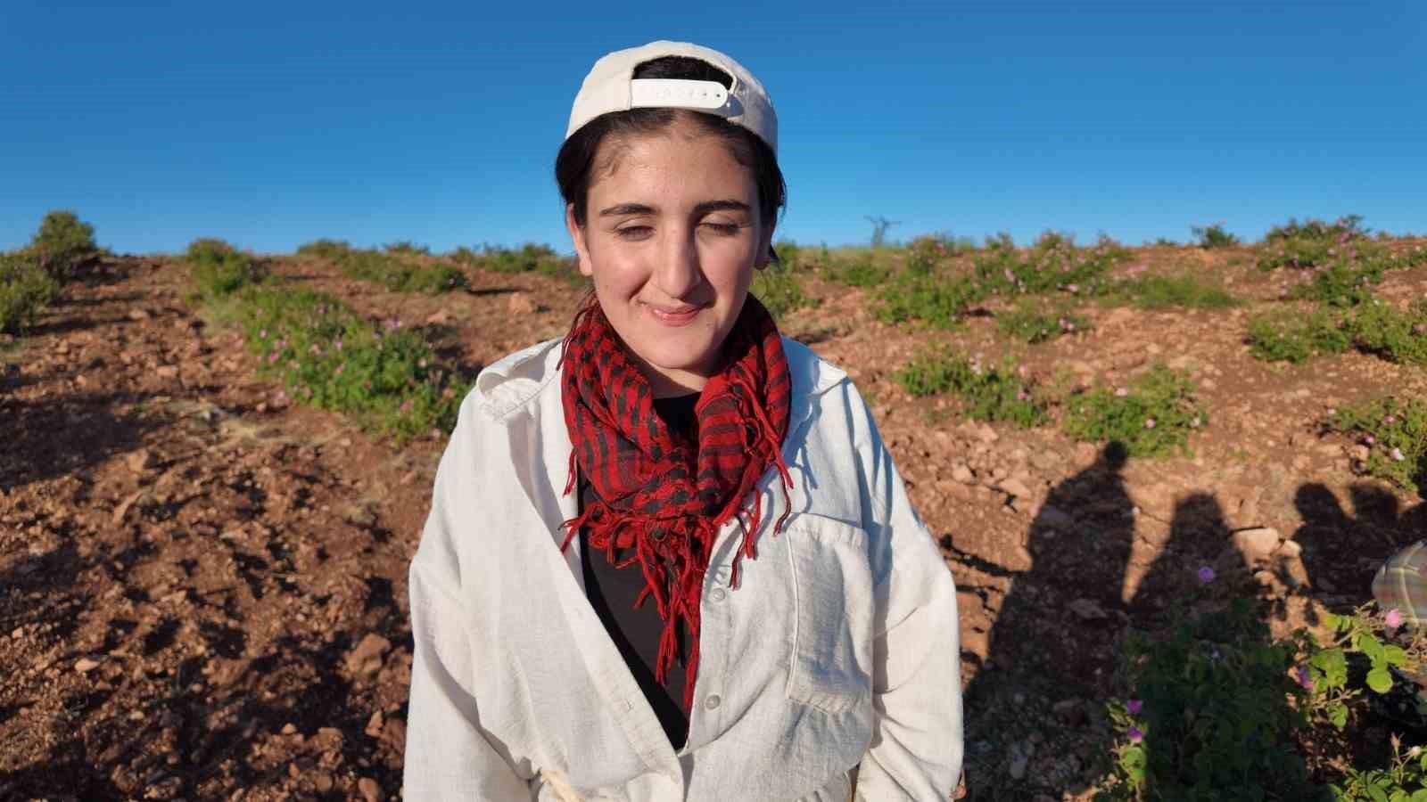 Mardin’de kurduğu gül bahçesiyle bölge kadınlarına istihdam sağladı