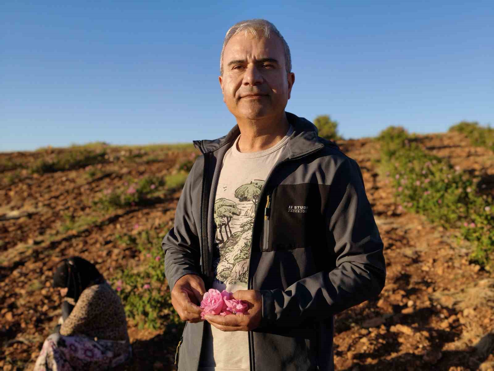 Mardin’de kurduğu gül bahçesiyle bölge kadınlarına istihdam sağladı