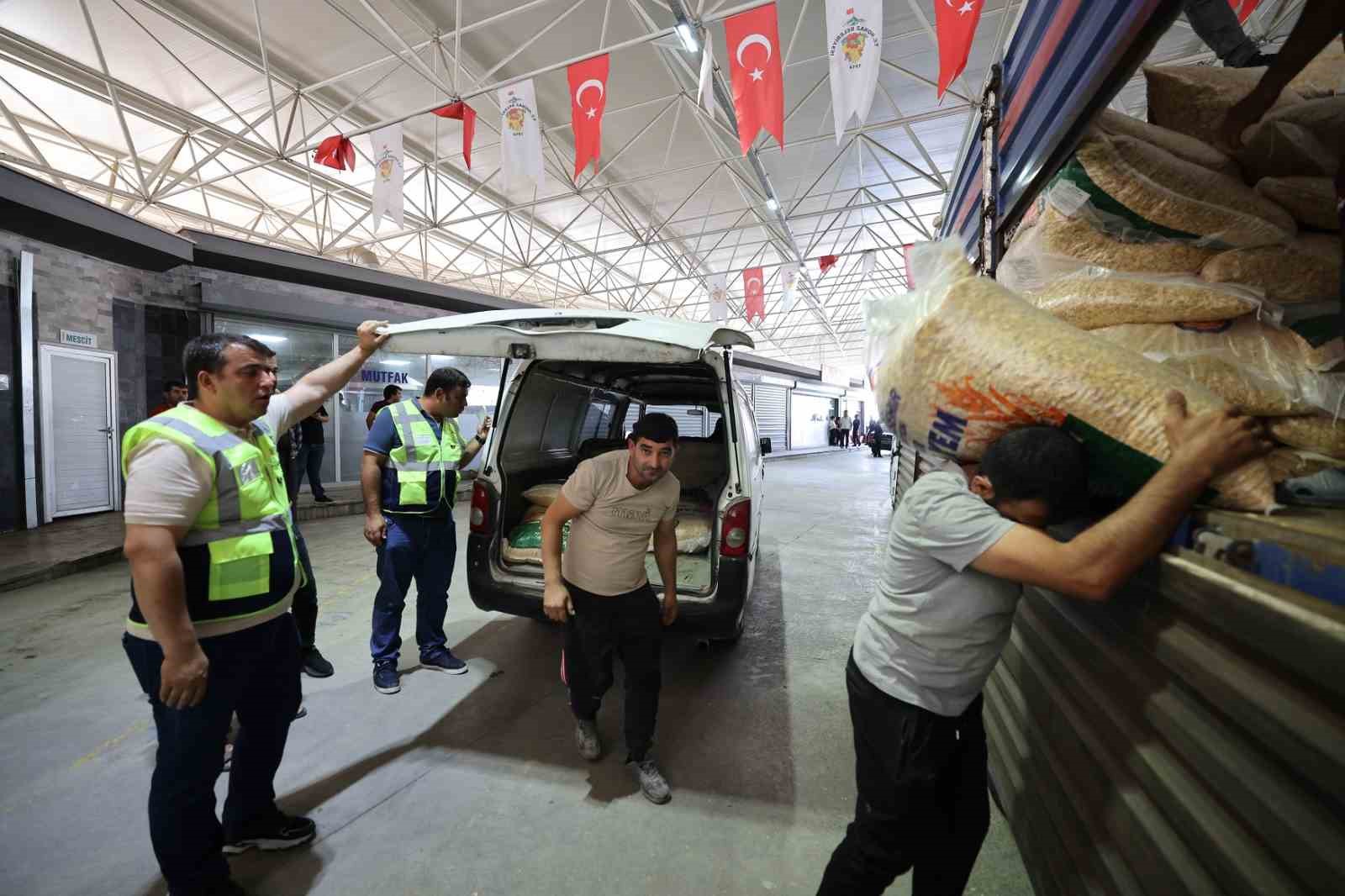 Denizli Büyükşehir 6 bin 317 yetiştiriciye yem desteği sağladı
