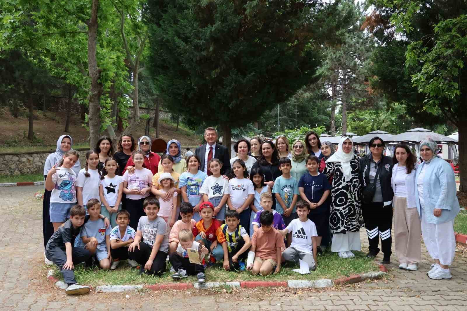 Şeyh Edebali Türbesi’nde öğrencilerden tarih yolculuğu