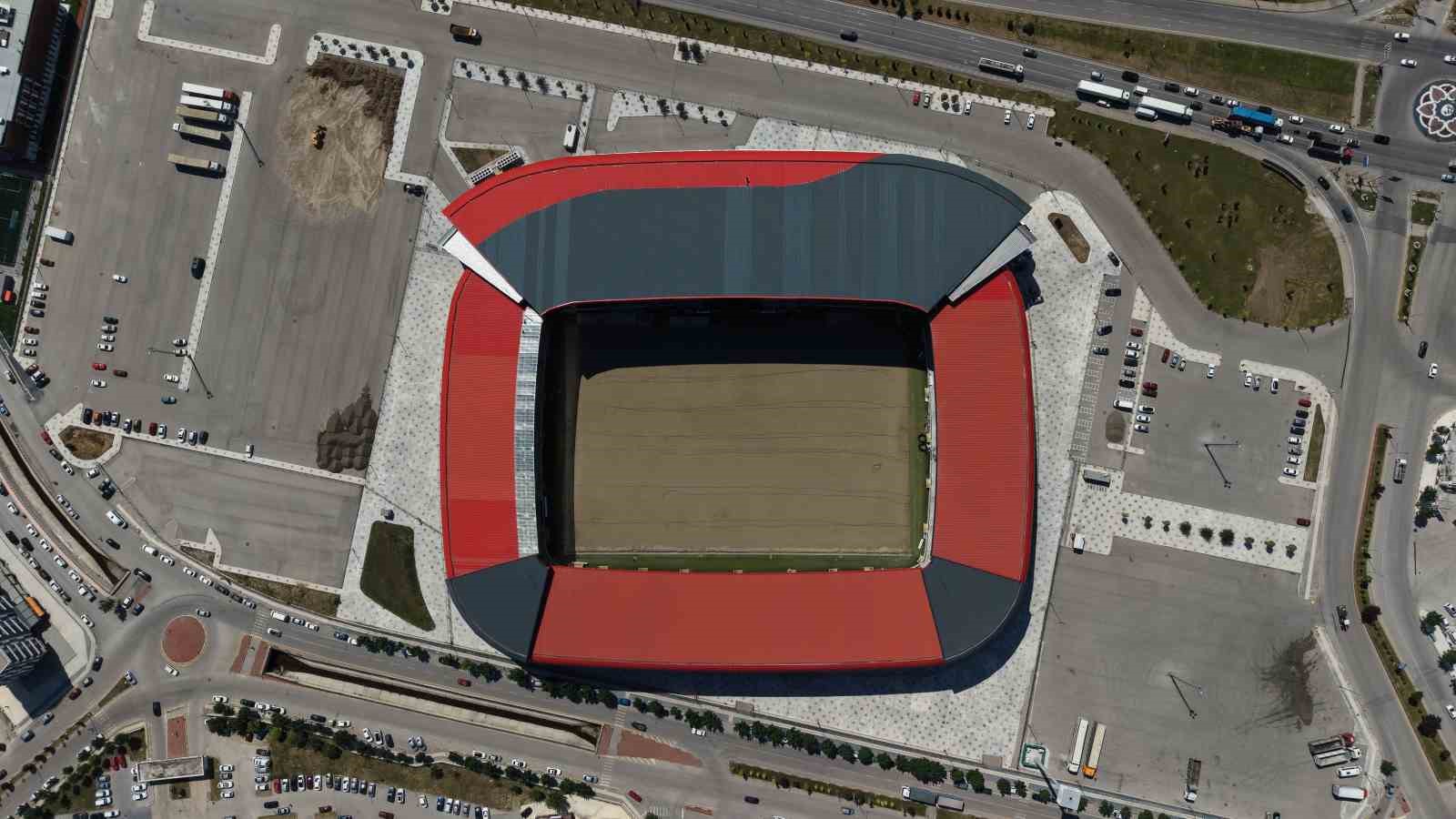 Çorum Şehir Stadyumu’nda Süper Lig mesaisi