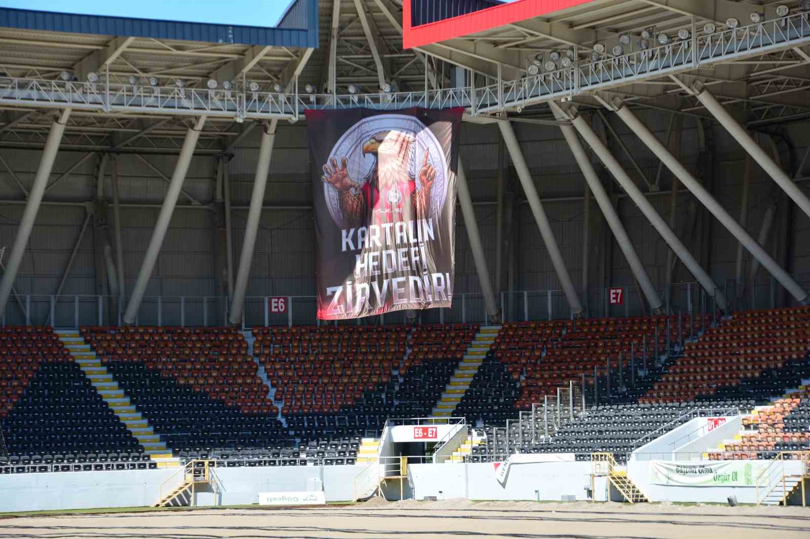 Çorum Şehir Stadyumu’nda Süper Lig mesaisi