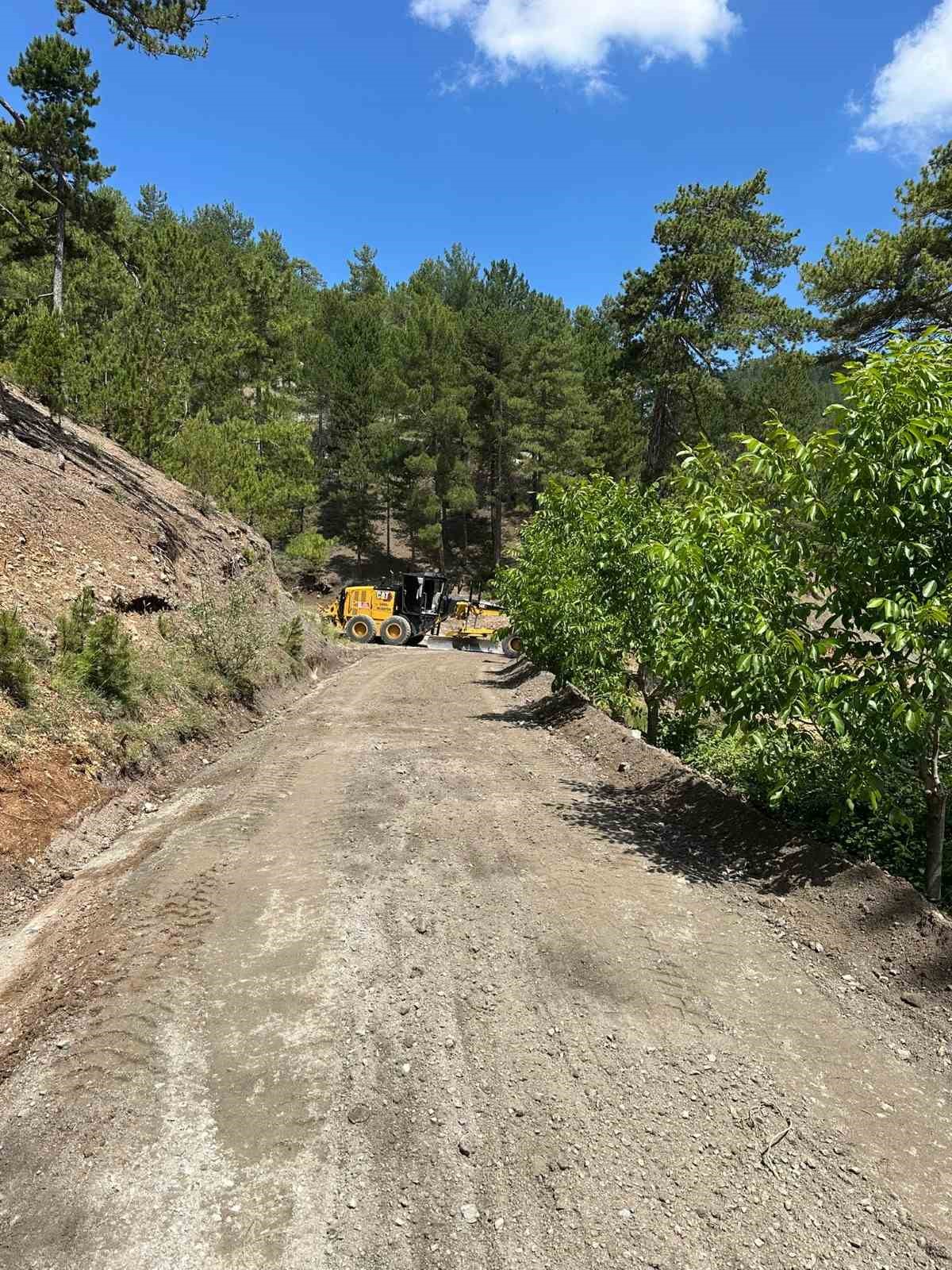 Çameli Yaylapınar Mahallesi’nde asfalt öncesi hazırlıklar devam ediyor