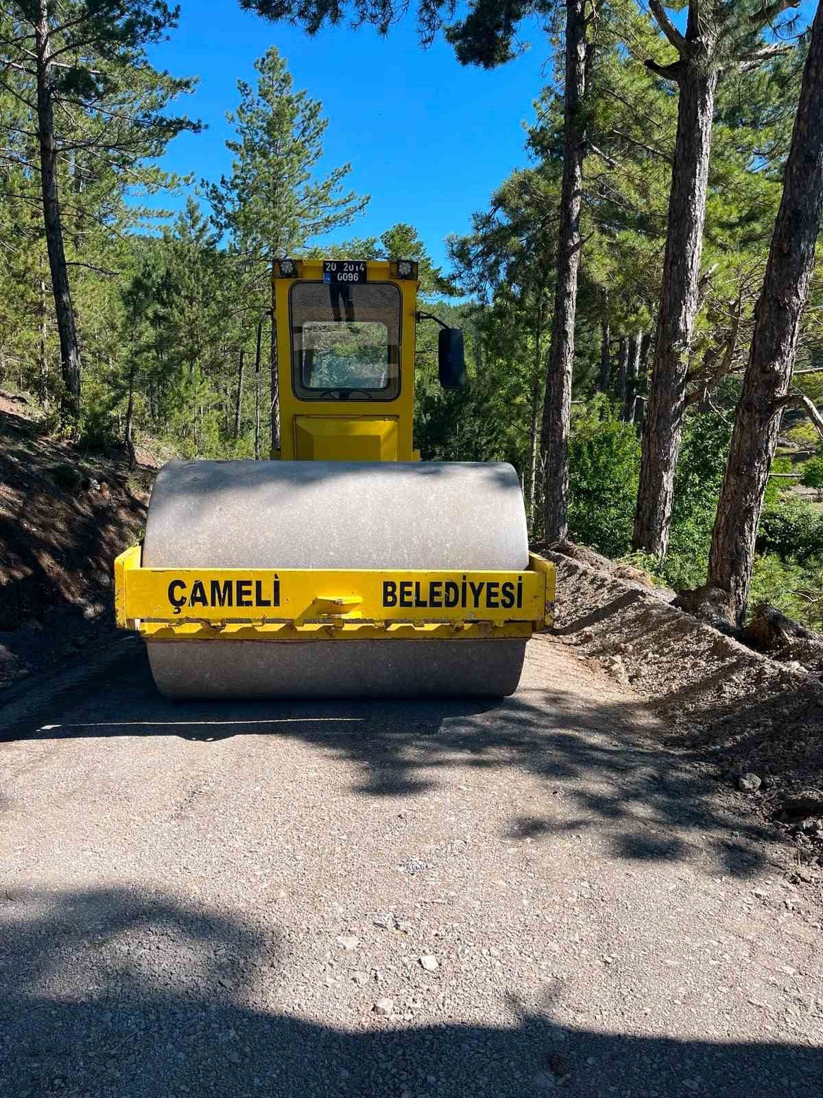 Çameli Yaylapınar Mahallesi’nde asfalt öncesi hazırlıklar devam ediyor