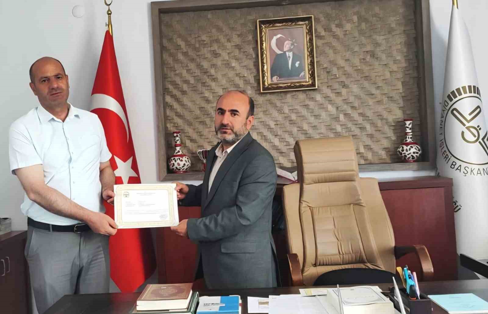 Aydıntepe Müftülüğü personeli başarı belgesiyle taltif edildi