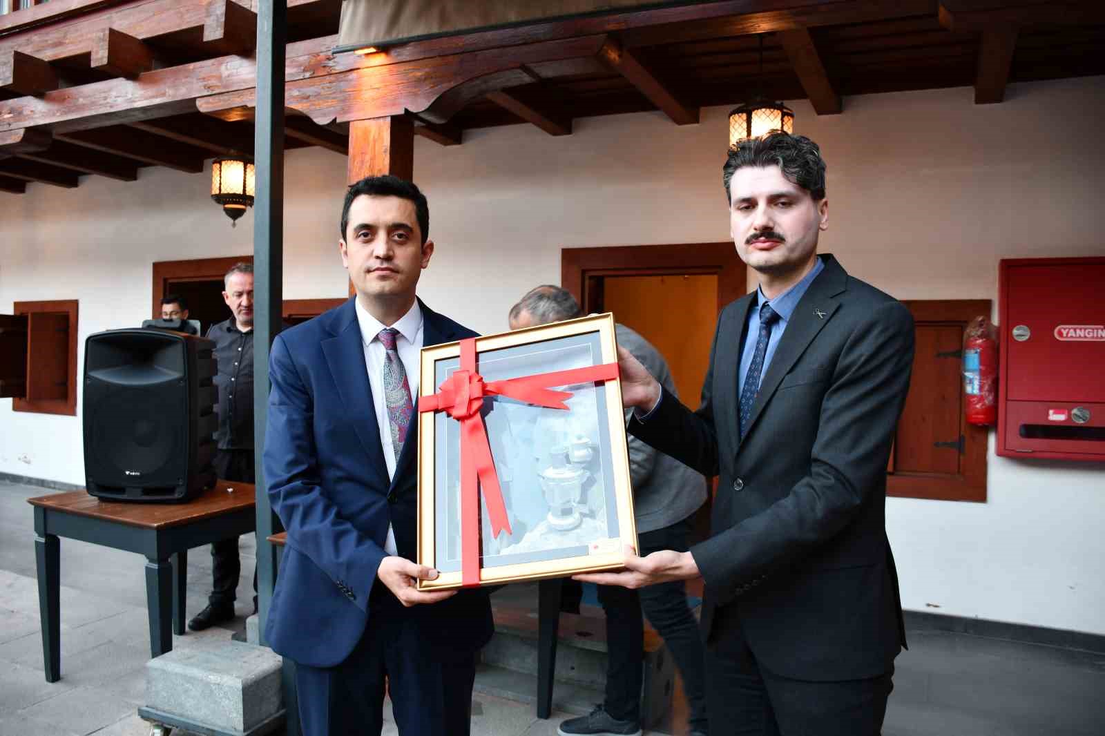 Vezirköprü’de tayini çıkan hakim ve savcılara veda programı