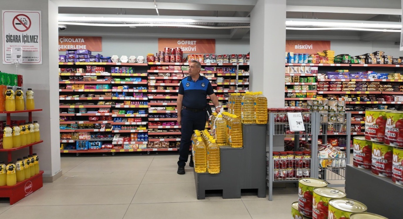 Kayseri zabıtasından zincir marketlere denetim