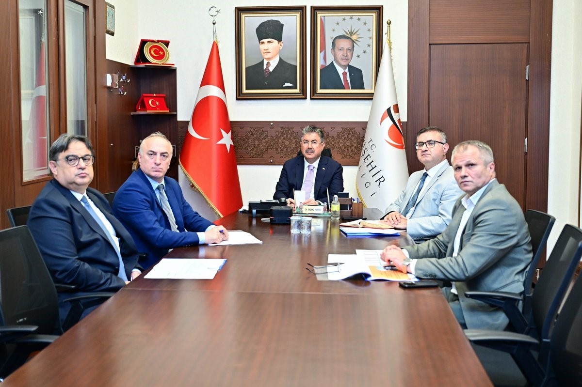 Sahipsiz hayvanlara yönelik çalışmalar masaya yatırıldı