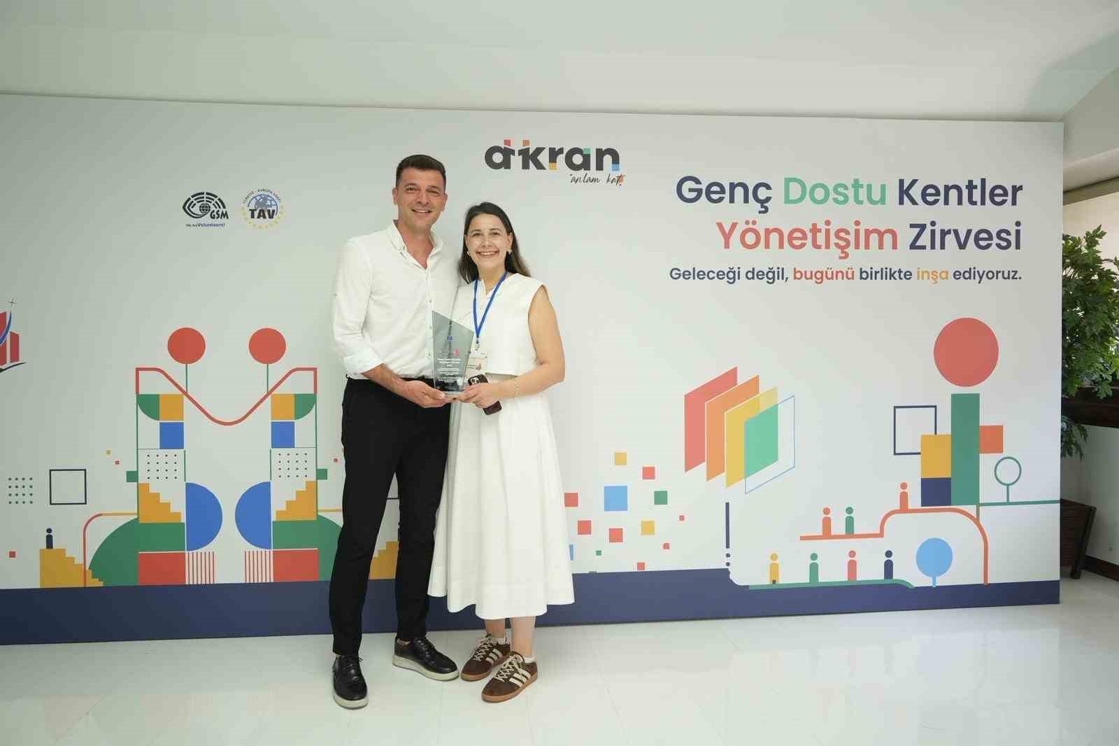 Denizli Büyükşehire ’Genç Dostu Kent: İyi Yönetişim Teşvik’ ödülü