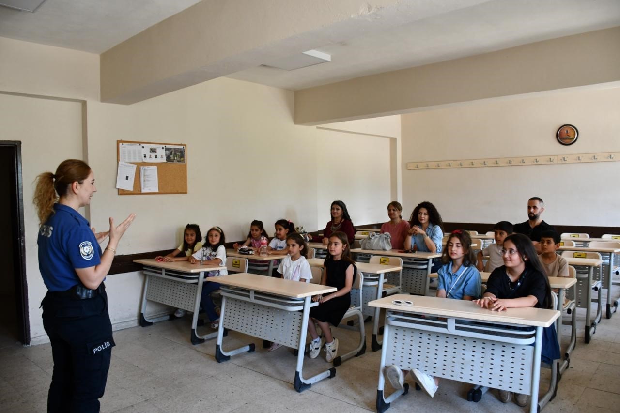 "Gaffar Amcayla El Ele" Projesiyle çocuklar polislik mesleğini yakından tanıyor