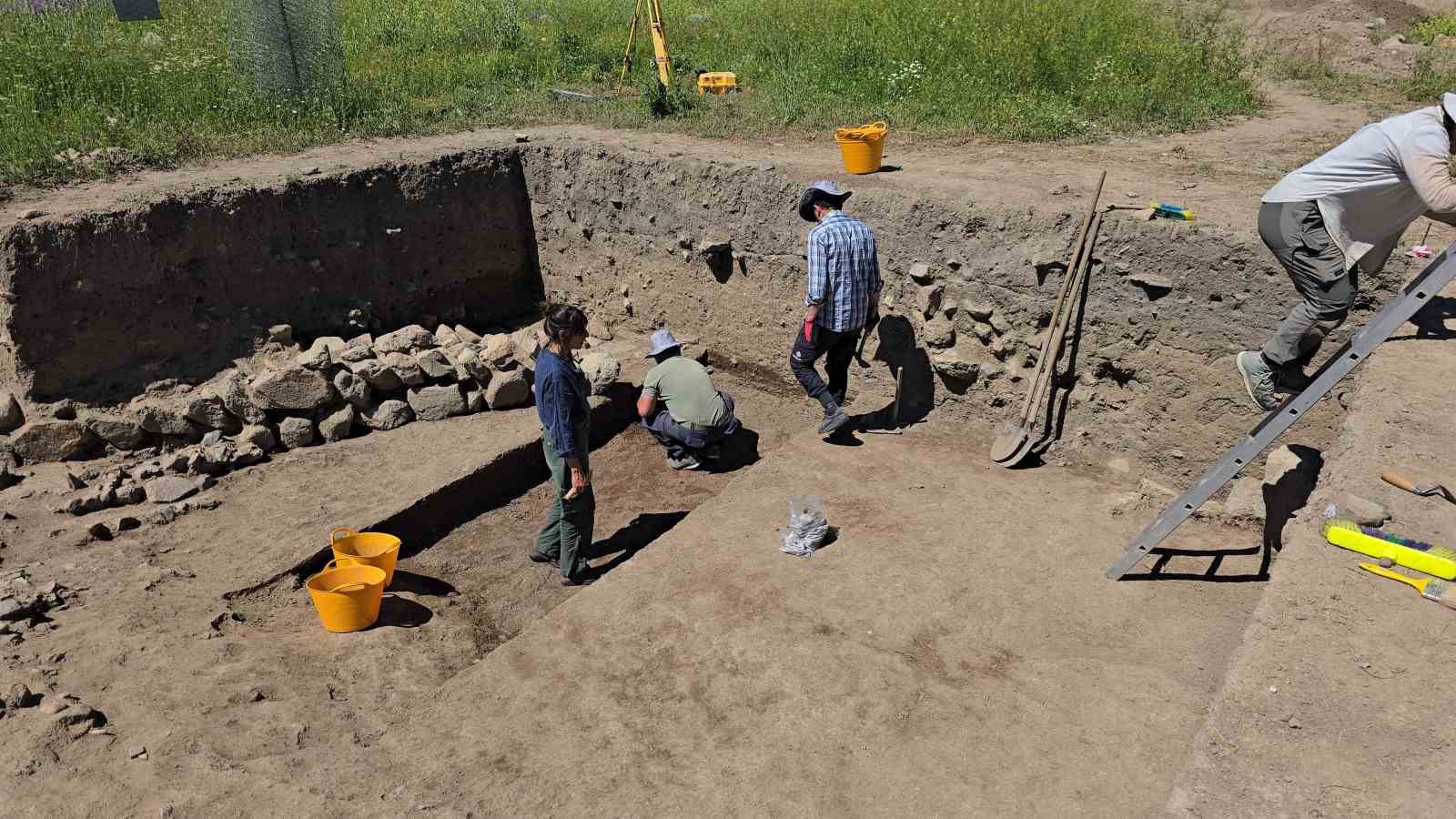 Uşaklı Höyük’teki kazılarda eski çağlara ait ritüel alanları araştırılıyor