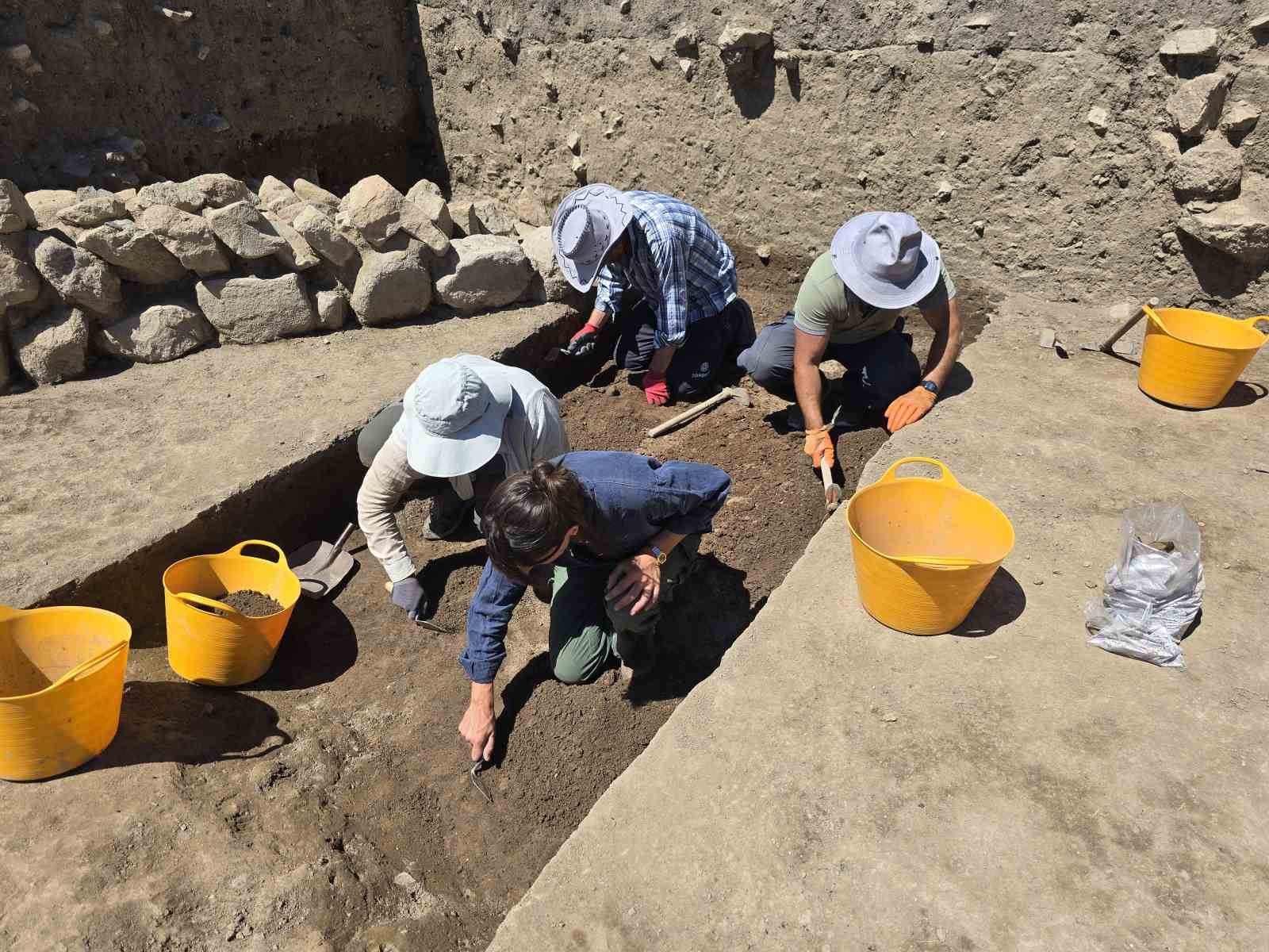 Uşaklı Höyük’teki kazılarda eski çağlara ait ritüel alanları araştırılıyor