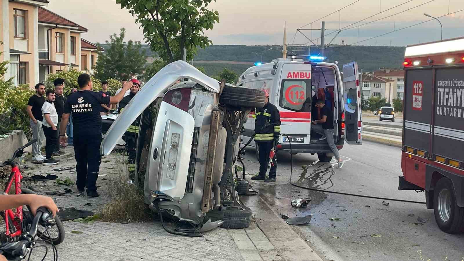Kontrolünden çıkan aracın genç sürücüsü yaralandı