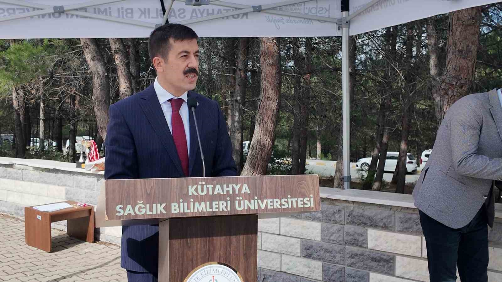 Gediz Sağlık Hizmetleri MYO’dan mezun olan 220 öğrenci sağlık ordusuna katıldı