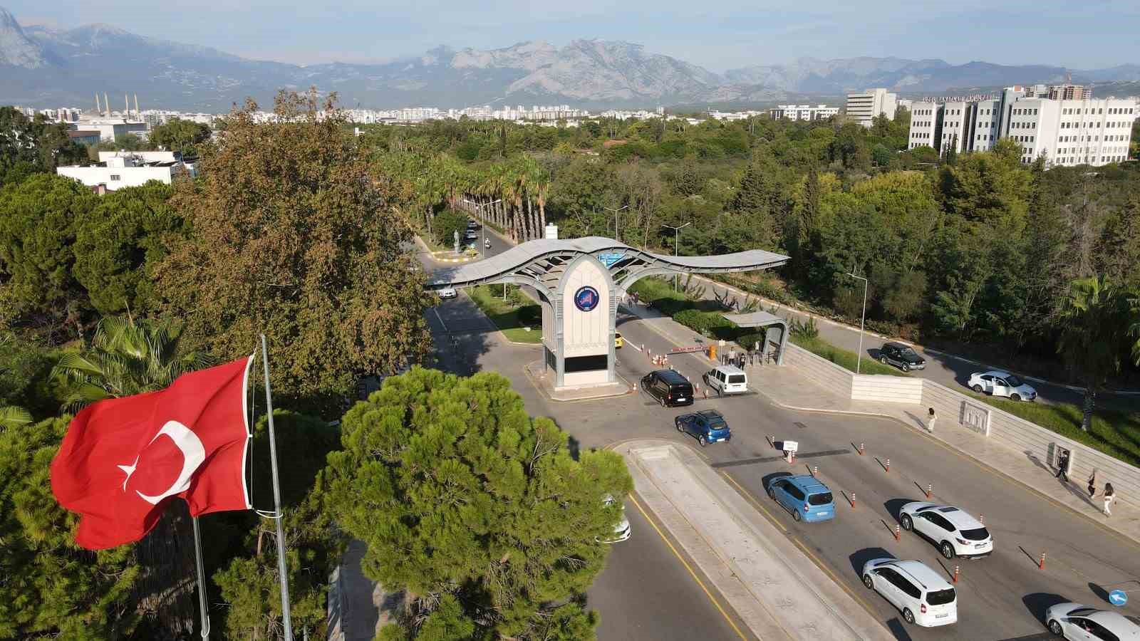 Akdeniz Üniversitesi URAP dünya sıralamasında 40 basamak yükseldi