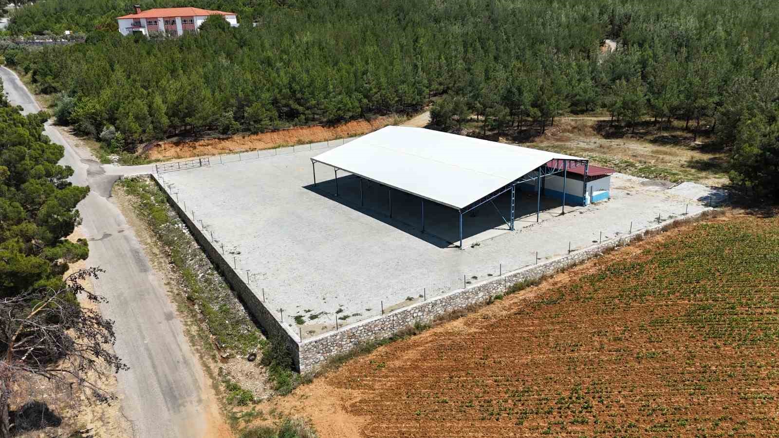 Örentaht Mahallesi’ndeki sosyal tesislerdeki eksikler tamamlandı