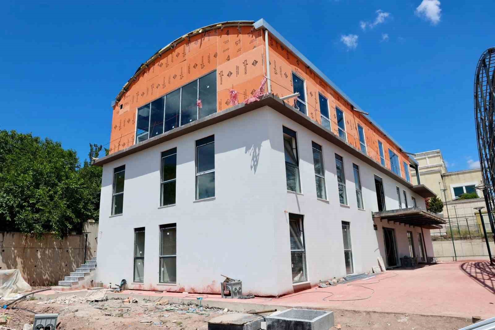 Körfez’de Çamlıtepe Spor Kompleksi’nin yapım çalışmaları sürüyor
