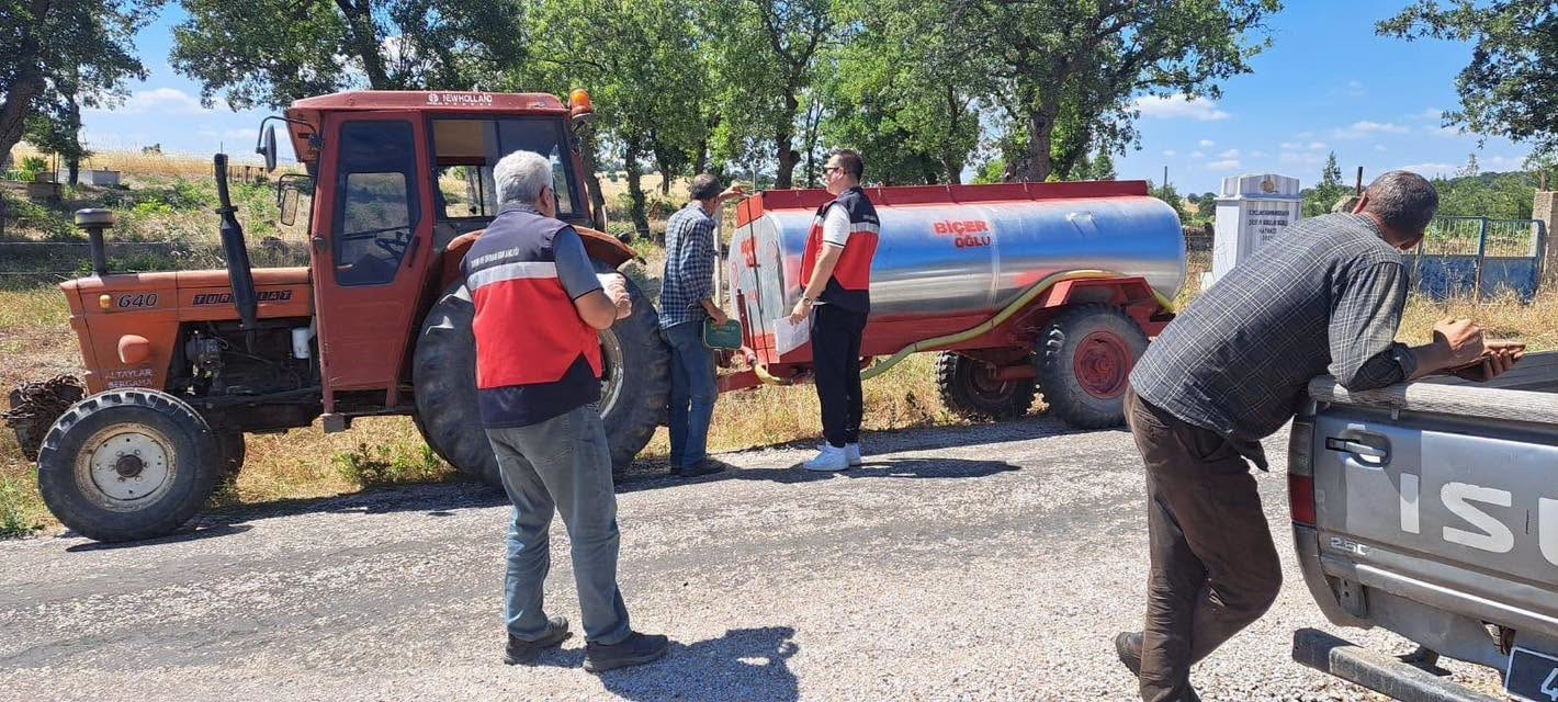 Gediz’de biçerdöverle hasat kontrolü