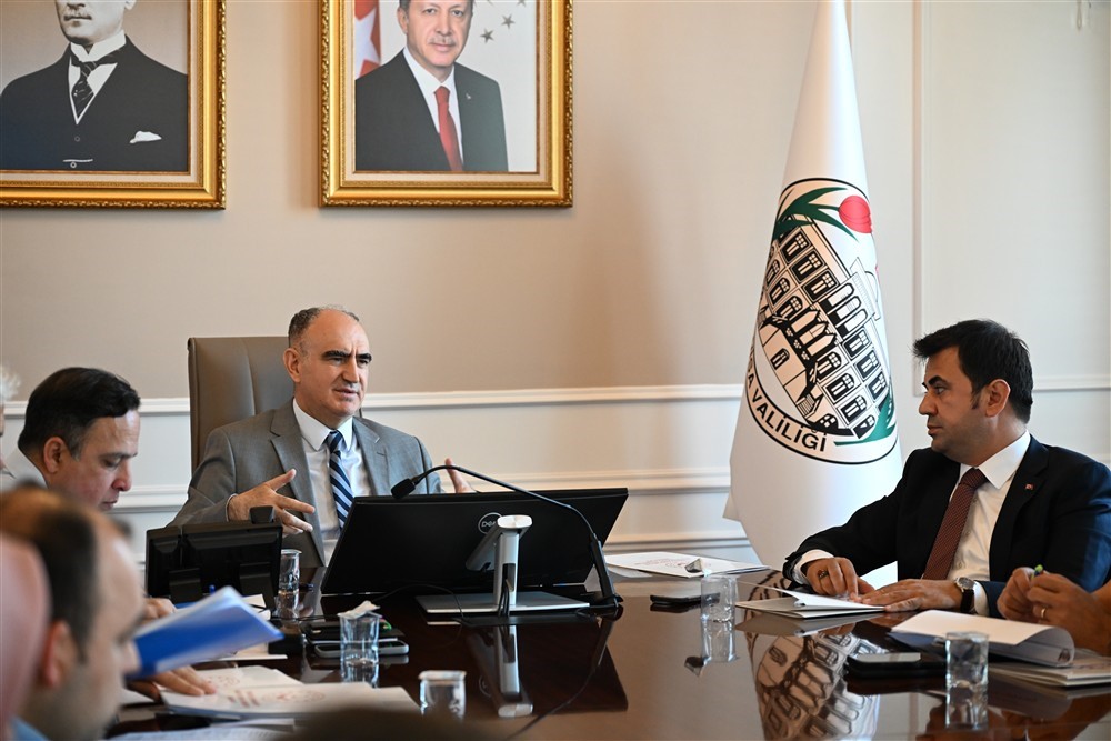 Vali Özkan: "Güçlü aile, güçlü toplum ve güçlü devlet anlayışının temelini oluşturmaktadır"