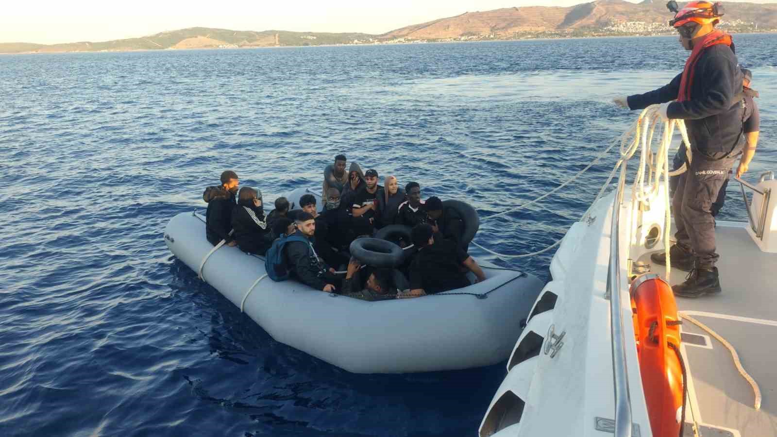 İzmir açıklarında göçmen operasyonu: 4’ü çocuk 65 düzensiz göçmen yakalandı