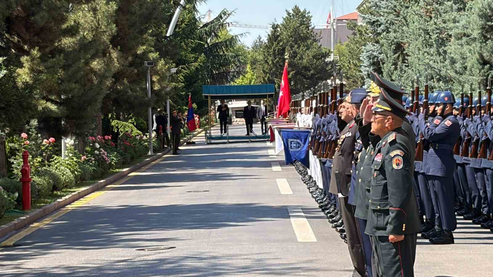 Bakan Güler, Moğolistan Savunma Bakanı Damba ile bir araya geldi