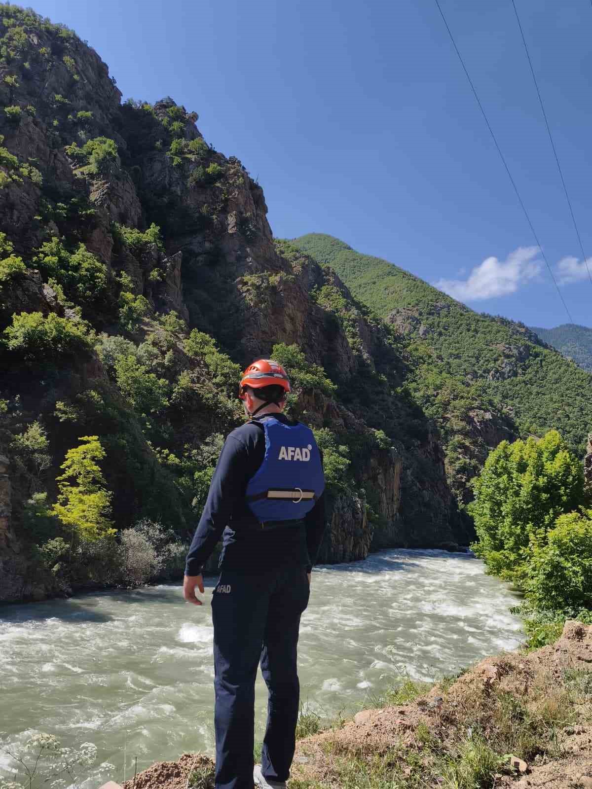 Kayıp baba ve oğlu arama çalışmaları 9. gününde sürüyor