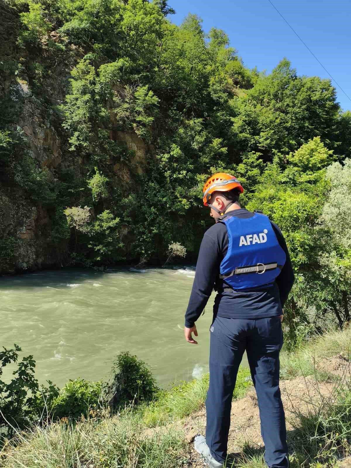 Kayıp baba ve oğlu arama çalışmaları 9. gününde sürüyor